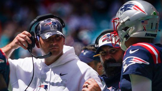 Bedard's Breakdown: In battle of first-time playcallers, McDaniel clearly won his matchup vs. Patricia taken at BSJ Headquarters (Patriots)